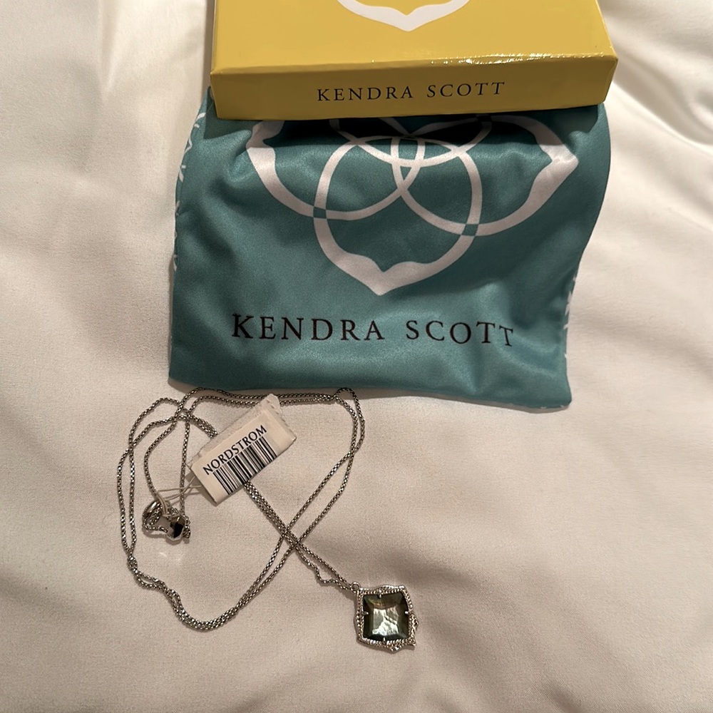 Kendra Scott Kacey Pendant